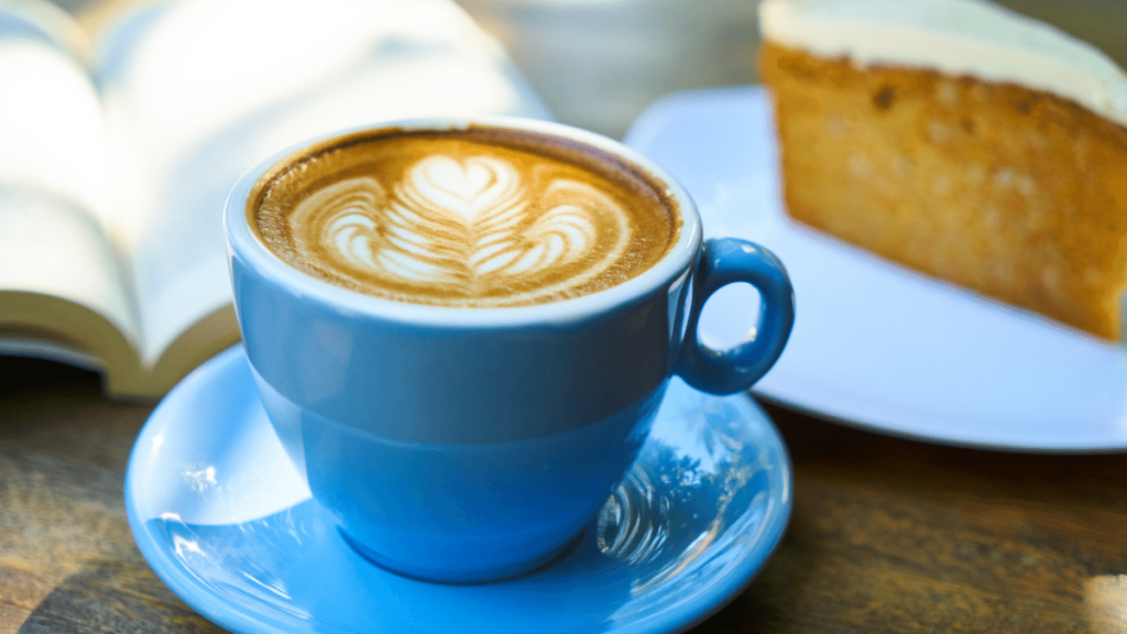 他の飲料はカフェオレと比較するとカフェイン量は多いのか？②カフェラテのカフェイン量